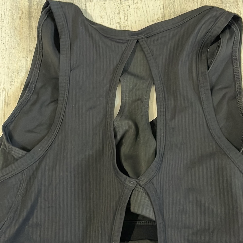 The North Face 2 in 1 tank size Small - Picture 6 of 9